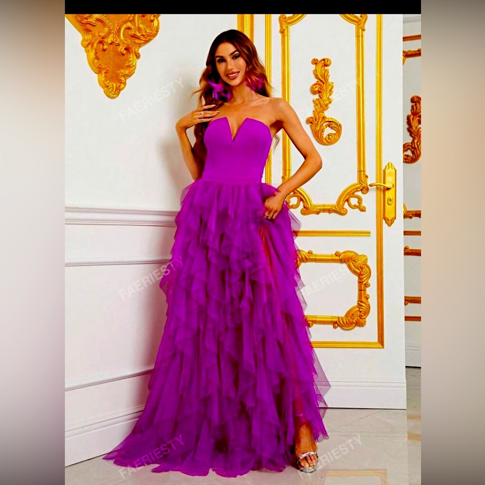 Beautiful braless pink dress for sale. For red carpet or evening parties.